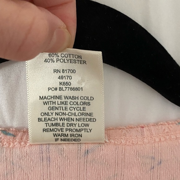 Blair Women’s Pink Blue White Floral Textured Stretchy Buttoned Blouse Size M - Picture 6 of 6